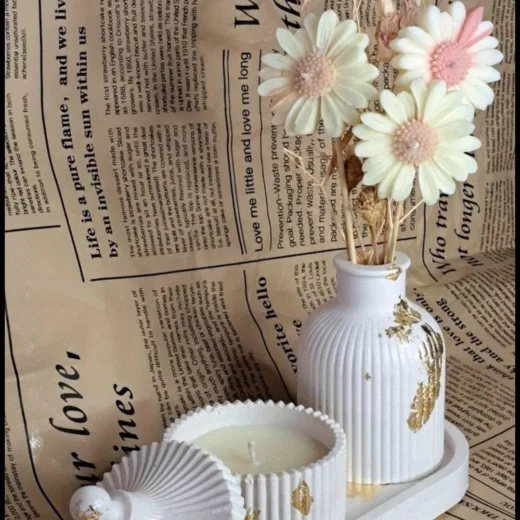 Candle, Vase & Daisy Set