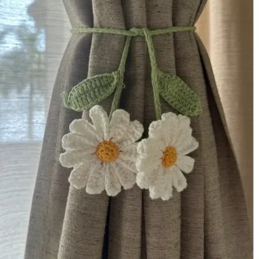Daisy Curtain Tie-Back